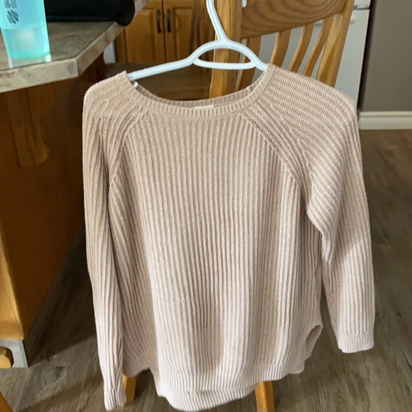 Light pink knitted sweater! - Picture 2 of 3